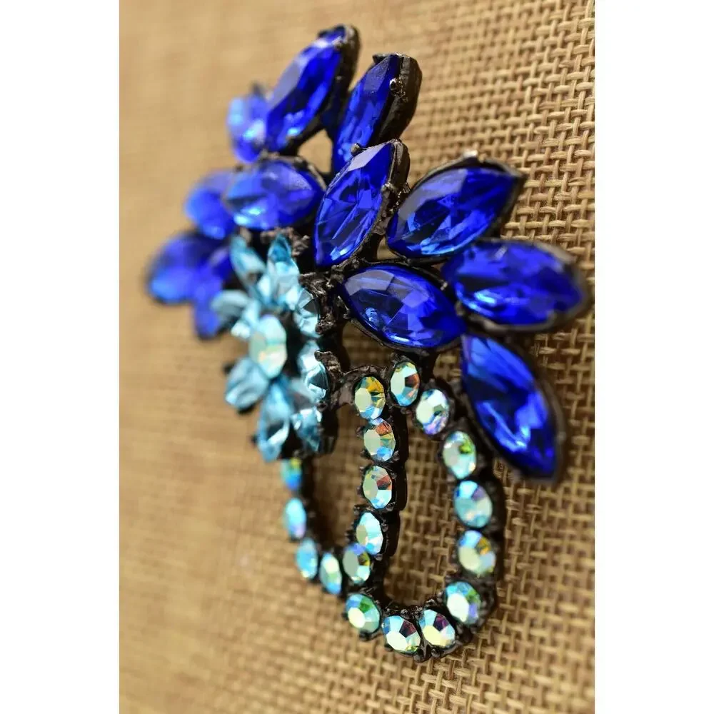 Unbranded stunning pin